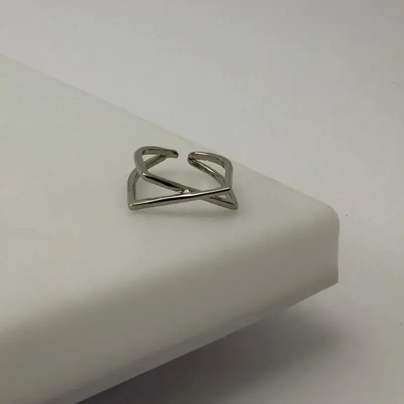 انگشتر نقره ای ضربدری فشن