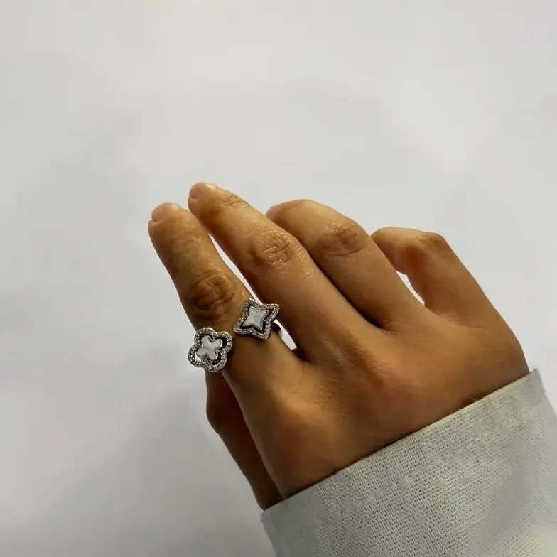 انگشتر نقره ای لویی ویتون ونکیلیف