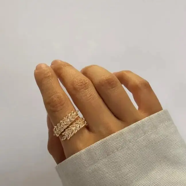 انگشتر طلایی جواهری