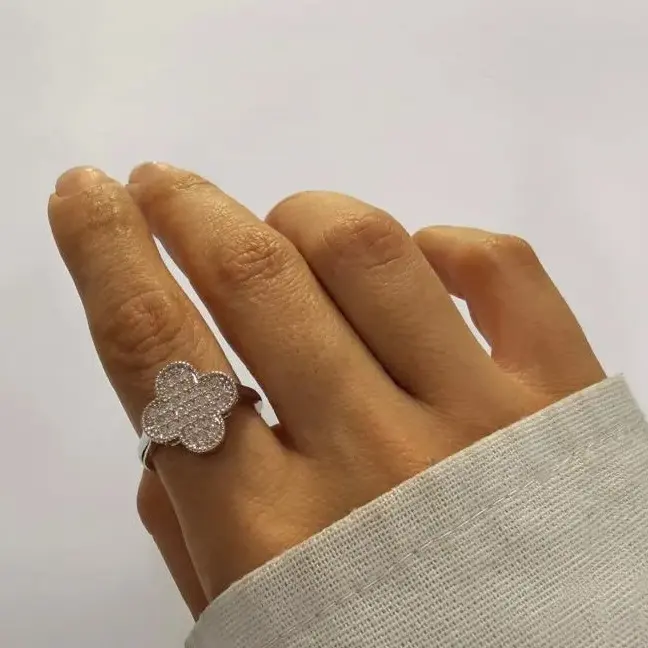 انگشتر نقره ای ونکیلیف فشن