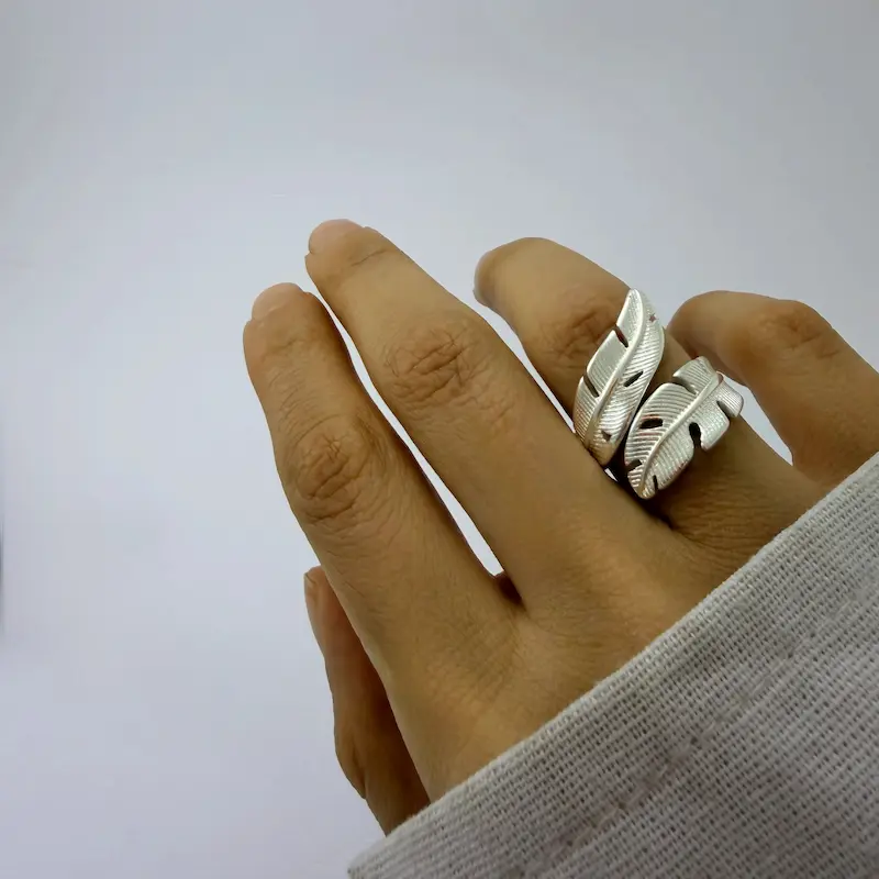 انگشتر نقره ای طرح برگ فشن