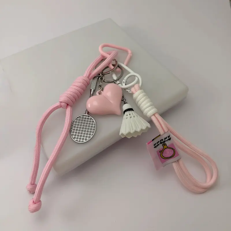 چارم بگ قلب صورتی و بدمینتون