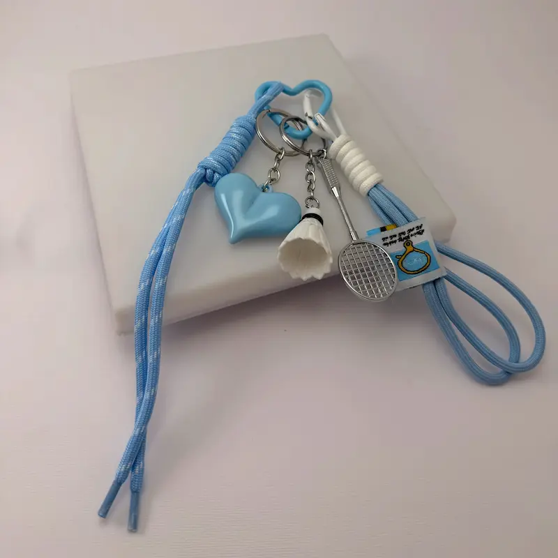 چارم بگ قلب آبی و بدمینتون