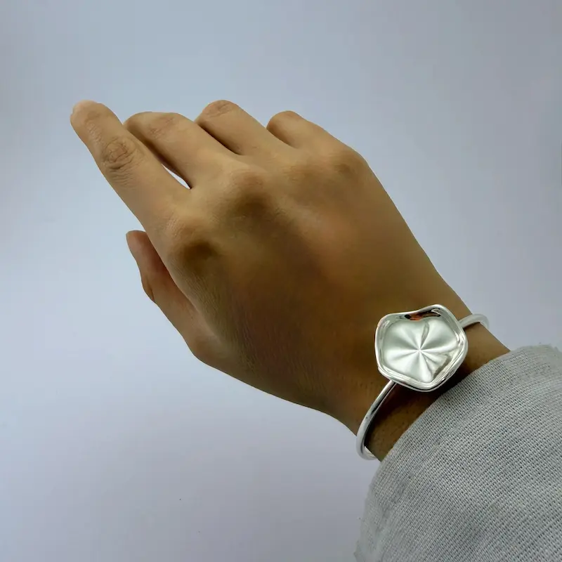 بنگل نقره‌ای آب کاری نقره آسا