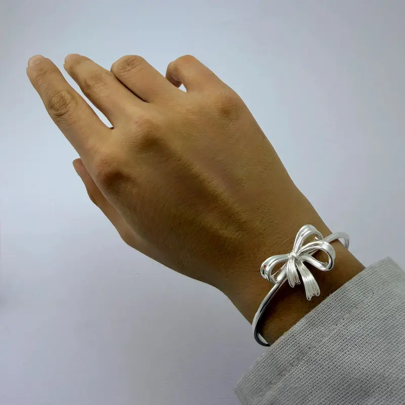 بنگل نقره ای طرح پاپیون آب نقره