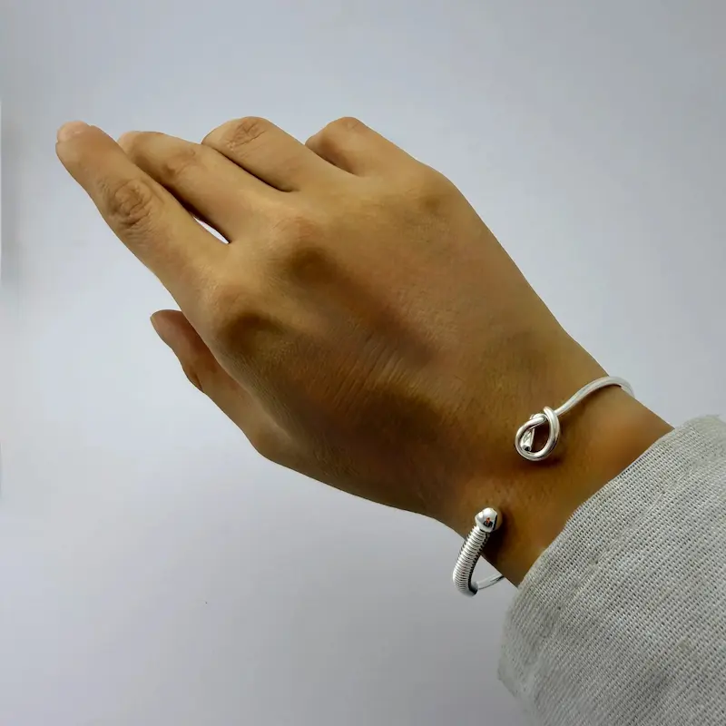 بنگل نقره ای طرح گره آب نقره