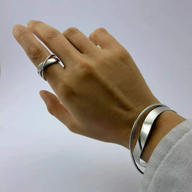 ست بنگل و انگشتر نقره‌ای آب کاری نقره آسا 