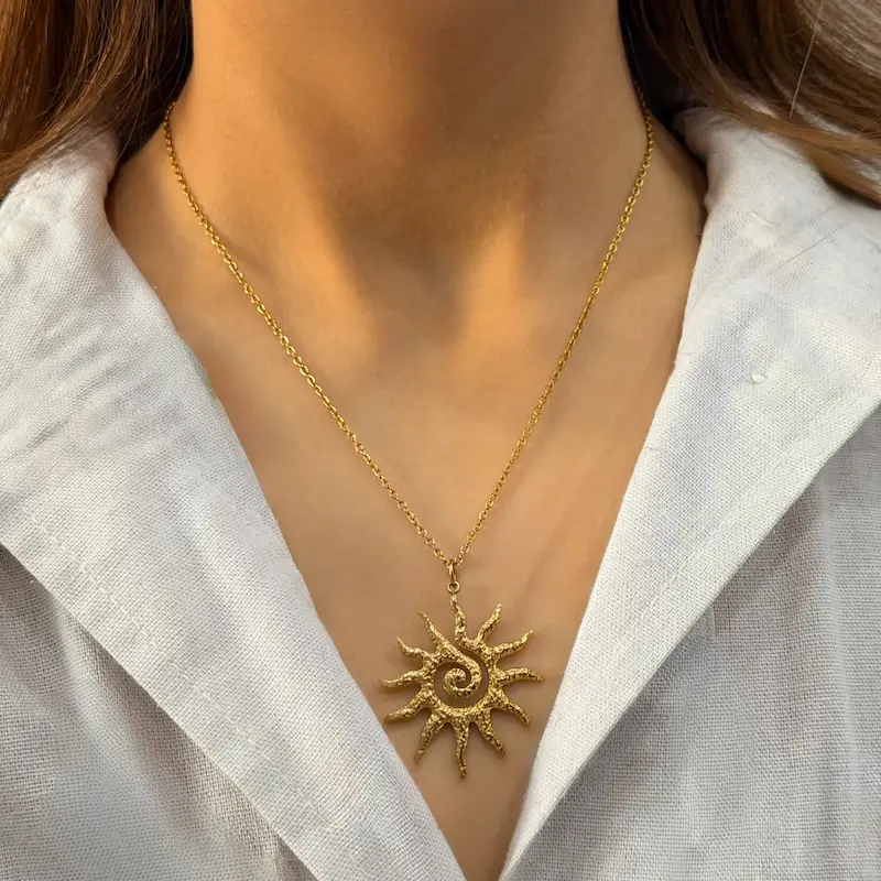 گردنبند طلایی استیل ستاره خورشیدی