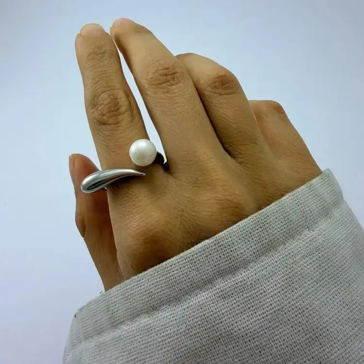 انگشتر نقره ای  مرواریدی آب کاری نقره