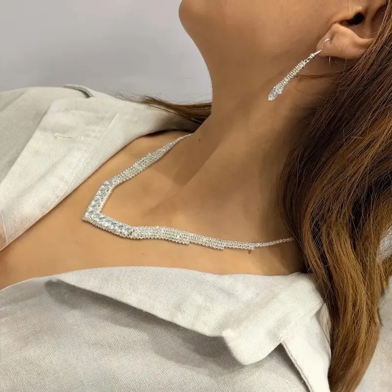 ست گردنبند گوشواره نقره‌ای جواهری الماسی نگینی بیوتیفول