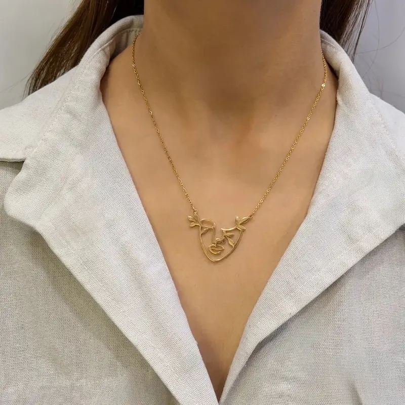 گردنبند طلایی استیل تری هیومن کد GA00111