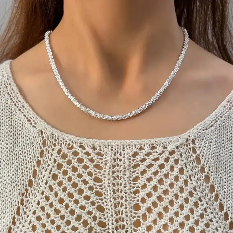 گردنبند نقره‌ای خاویاری 