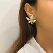 گوشواره سفید طرح گل کد GO00211