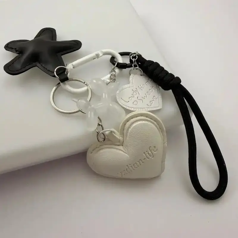 چارم بگ ستاره مشکی و قلب سفید کد CH00033
