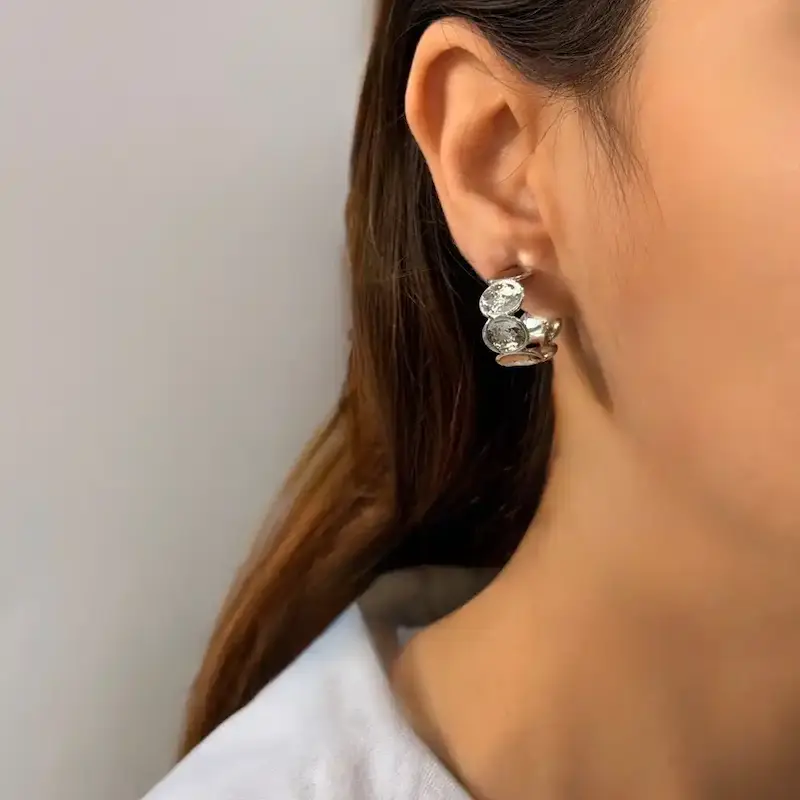 گوشواره نقره‌ای حلقه‌ای فشن کد GO00227