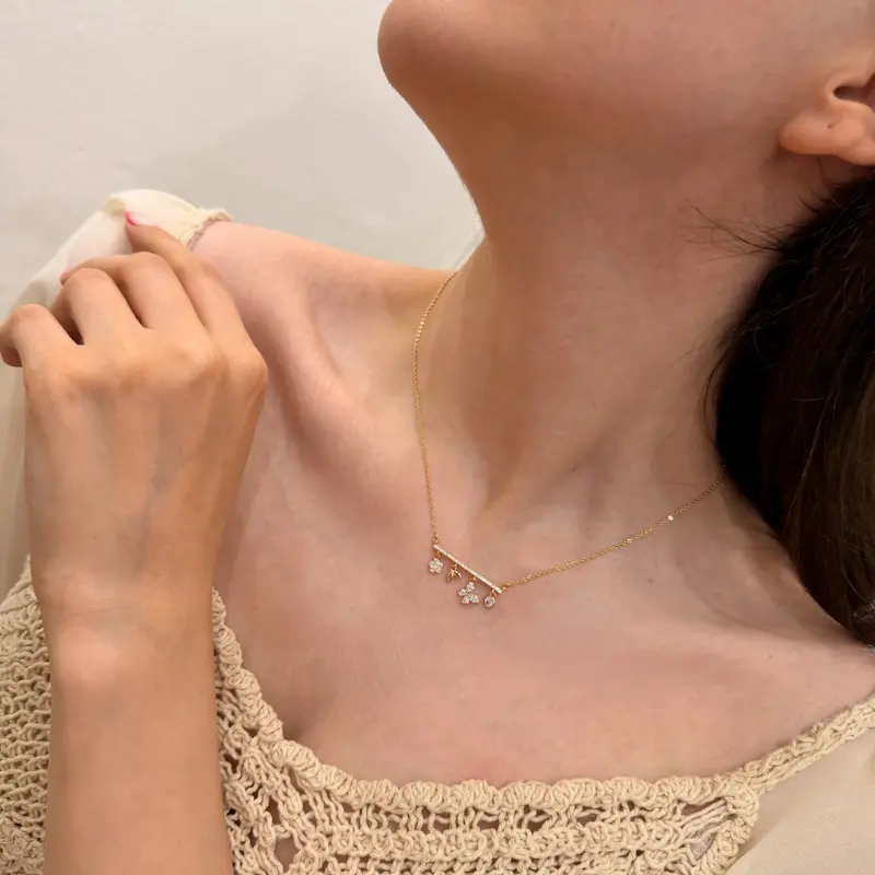 گردنبند طلایی آویز پروانه و گل ژوپینگ نگین کد GA00198