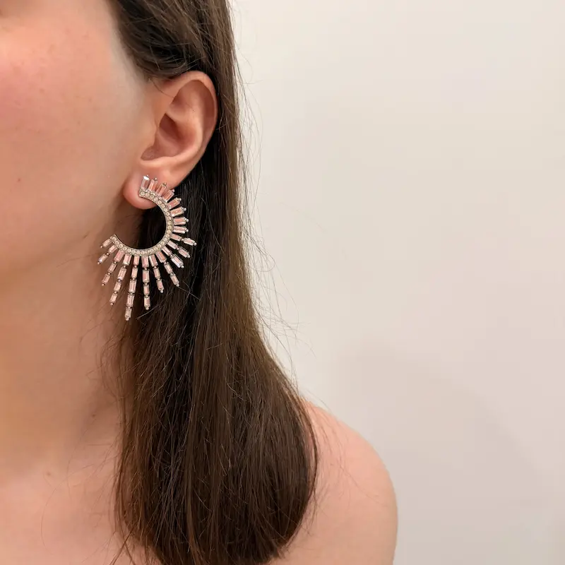 گوشواره جواهری صورتی نیم‌دایره کد GO00295