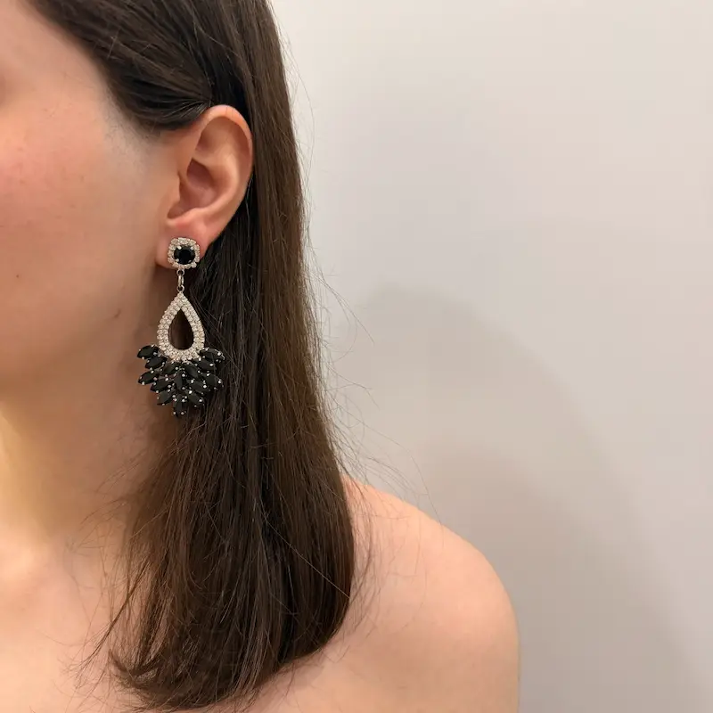 گوشواره اشکی نگینی جواهری مشکی کد GO00311