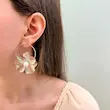 گوشواره نقره ای فشن طرح گل و مروارید کد GO00340