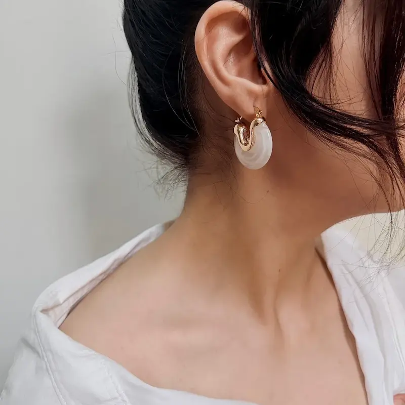 گوشواره طلایی فشن رزینی کد GO00351