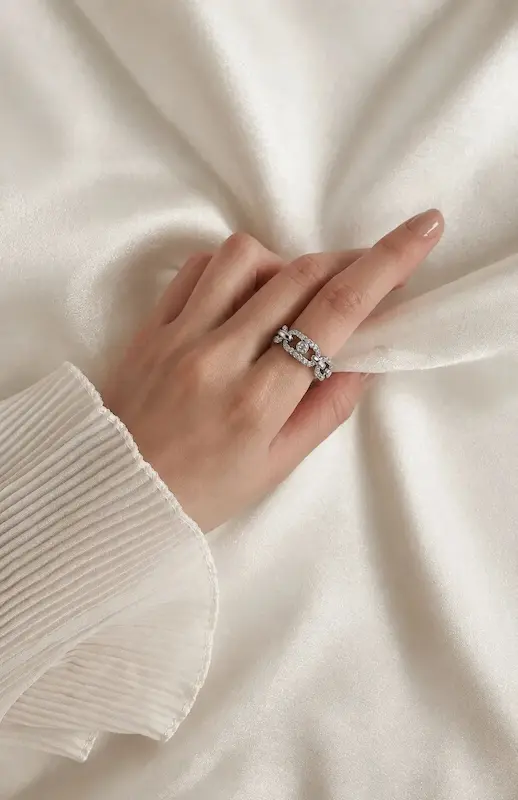 انگشتر نقره‌ای Chain Link Diamond زنجیری نگین دار