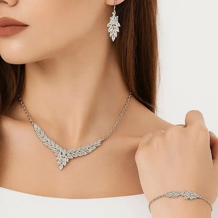 ست گردنبند، دستبند و گوشواره نقره‌ای گل‌آرا کد1