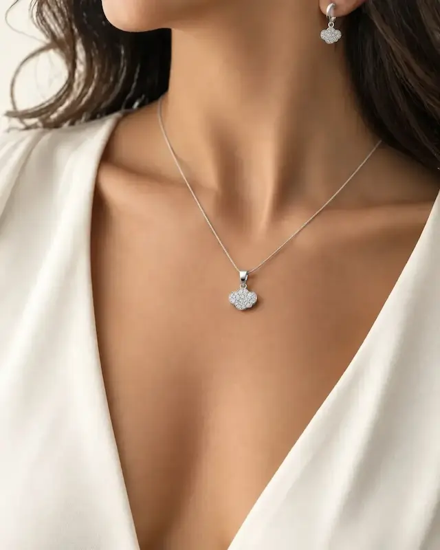 نیم ست طرح ابر نقره‌‌‌‌‌‌‌‌‌‌ای روی مدل