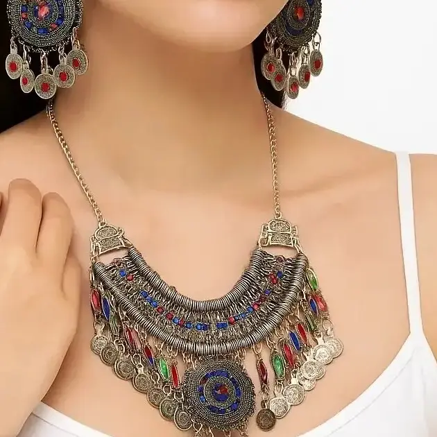 ست گردنبند دستبند و گوشواره وقار با رنگ نقره‌ای