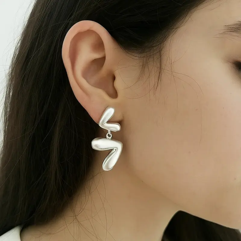 گوشواره طلایی مات فشن مولی