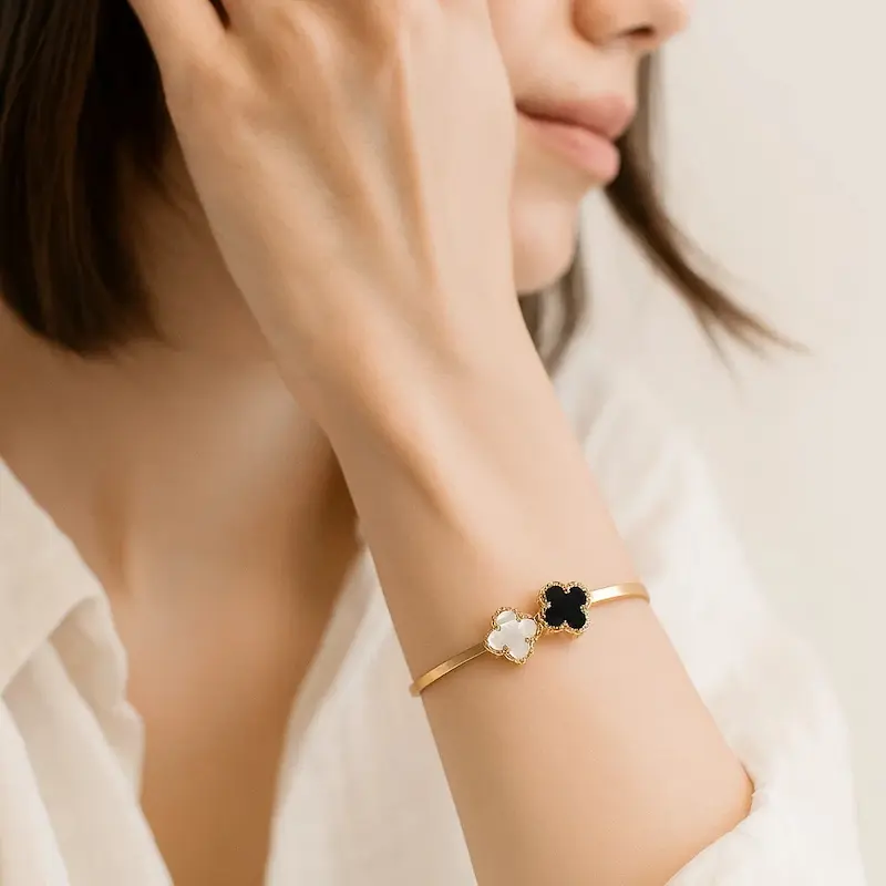 دستبند طلایی ونکلیف آسا کد 1047