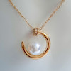 گردنبند طلایی ماه و مروارید استیل