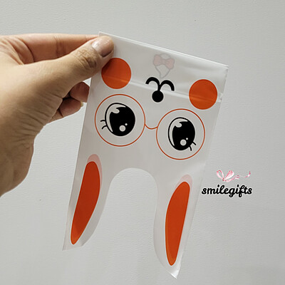 سلفون طرح دار - کد 06- خرگوش نارنجی عینکی