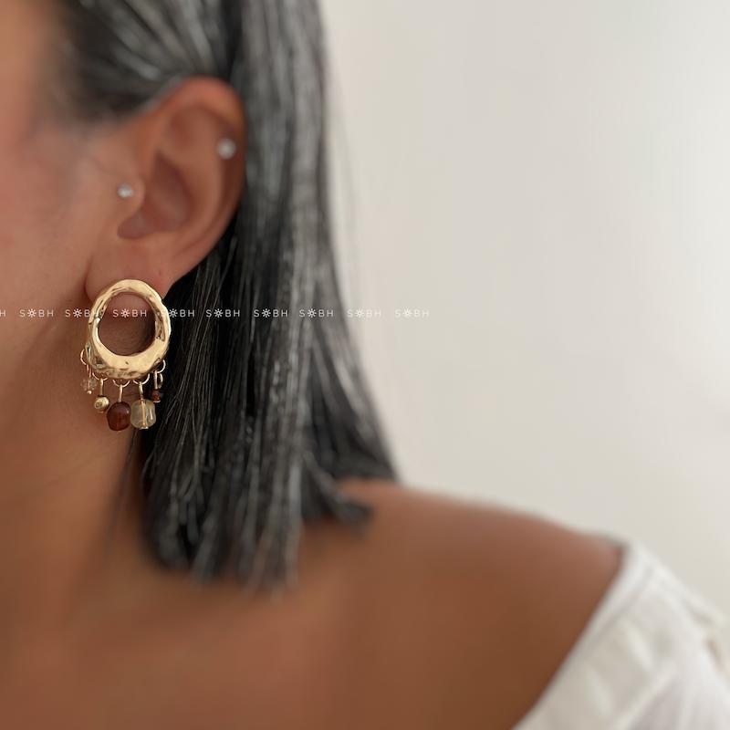 گوشواره اویز دار کرم قهوه ای 