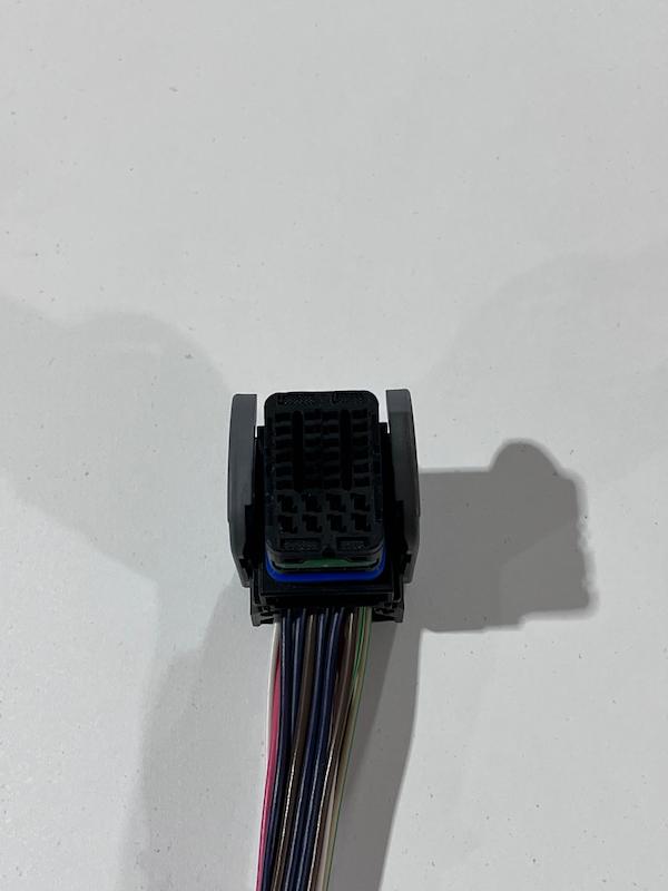 5118/ سوکت ECU مشکی  32 خانه 