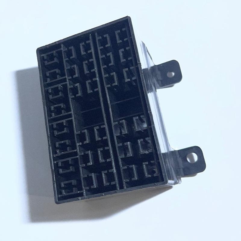 سوکت خام جعبه فیوز داخل کابین پراید