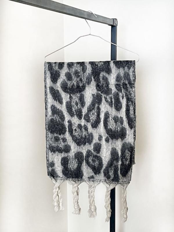 Big scarf  - بیگ اسکارف پلنگی ( رنگبندی ) 🧣 -کپی
