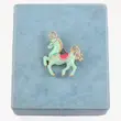 گل سینه زنانه مدل اسب کد AAG80