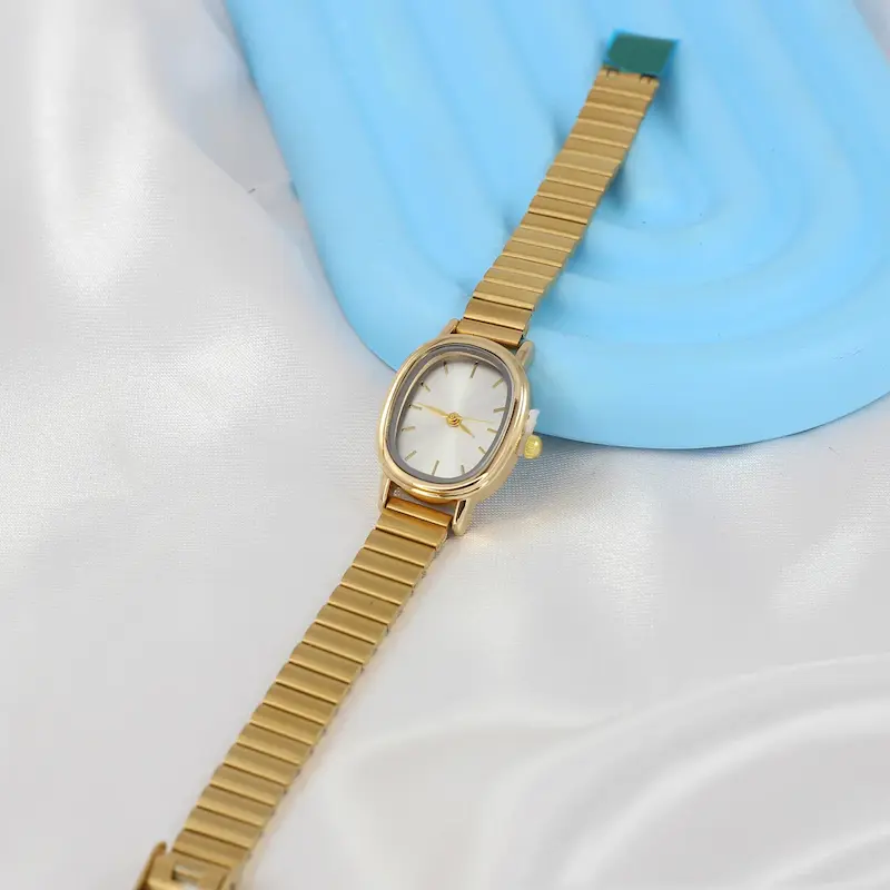 ساعت مچی زنانه عقربه ای بند فلزی طلایی S4CC-68