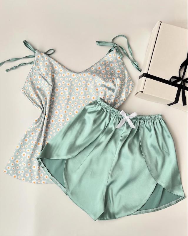 ست تاپ و شلوارك بابونه روشن