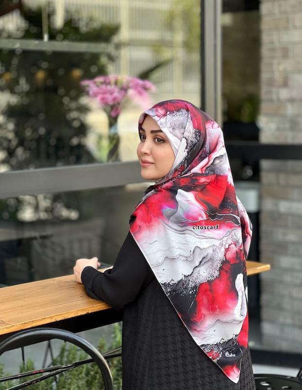 روسری  قرمز مشکی طرح لارا®️