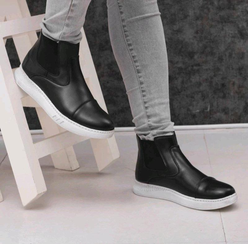 نیم بوت کشی مردانه مدل کارن🪾