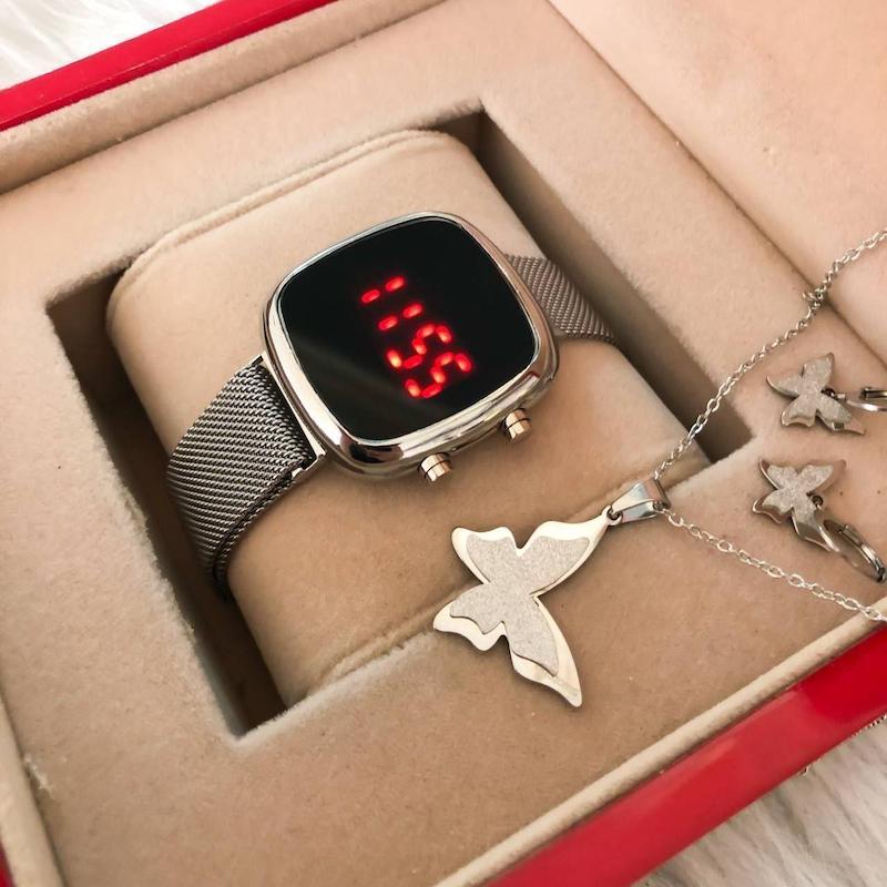 نیم ست پروانه نقره ای رنگ ثابت🕰️