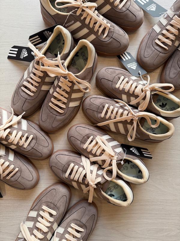 اسنیکرز Spezial خاکی