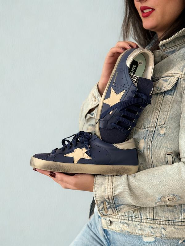 اسنیکرز گلدن گوس سرمه ای