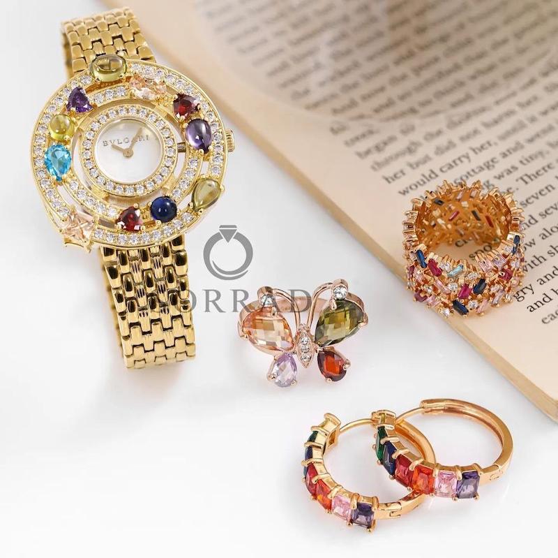 ساعت بولگاری زنانه / ساده بند استیل رنگ طلایی صفحه دورنگین سفید-طلایی