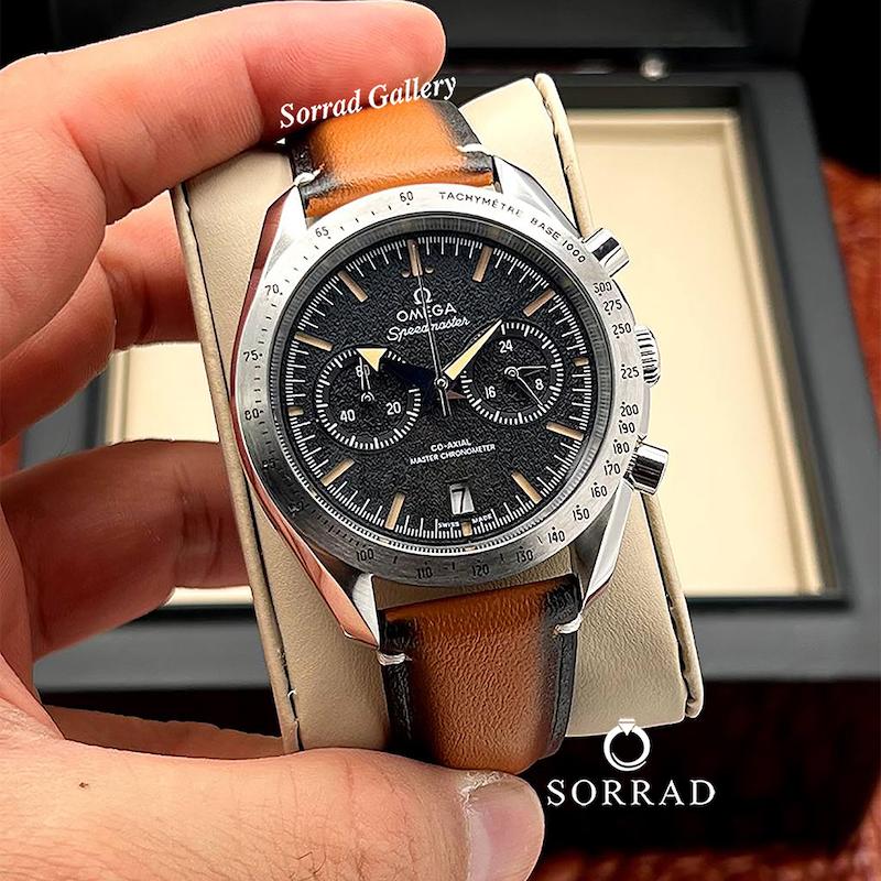 ساعت امگا اسپید مستر مردانه/ کورنوگراف بندچرمی رنگ عسلی صفحه مشکی