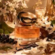 فضای تمیز و وانیلی عطر اچ اند ام وانیلا دریمر با گل های سفید شکوفه پرتقال و وانیل