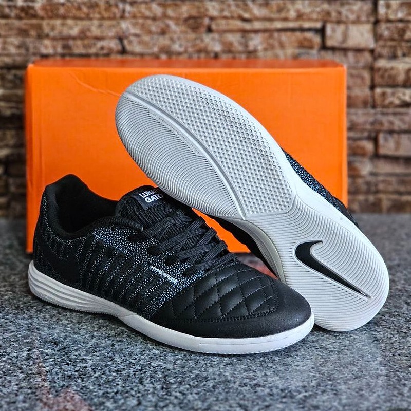 کفش فوتسال نایک لونارگتو Nike Lunar Gato