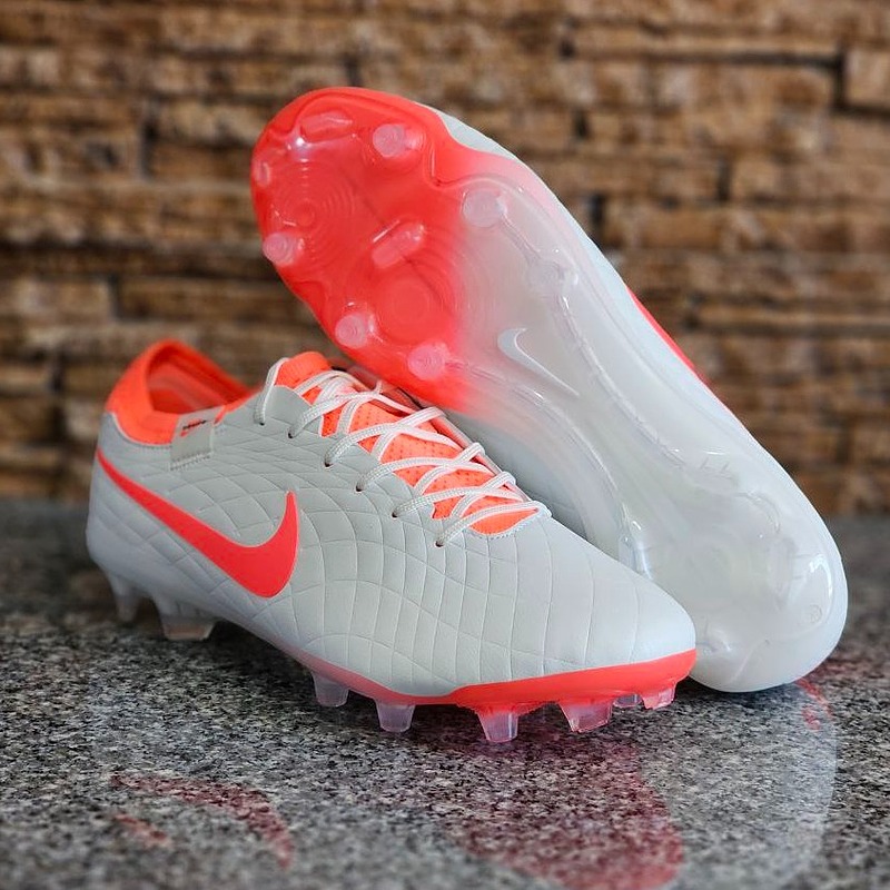 کفش فوتبال تمپو لجند 10 Nike Tiempo Legend