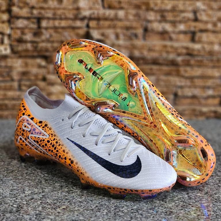 کفش فوتبال نایک مرکوریال ایرزوم ویپورNike Mercurial Airzoom Vapor 16